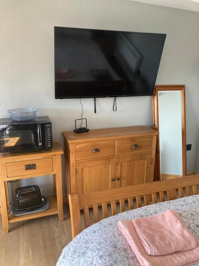 Roblins Nest Apartment Ammanford Exterior photo